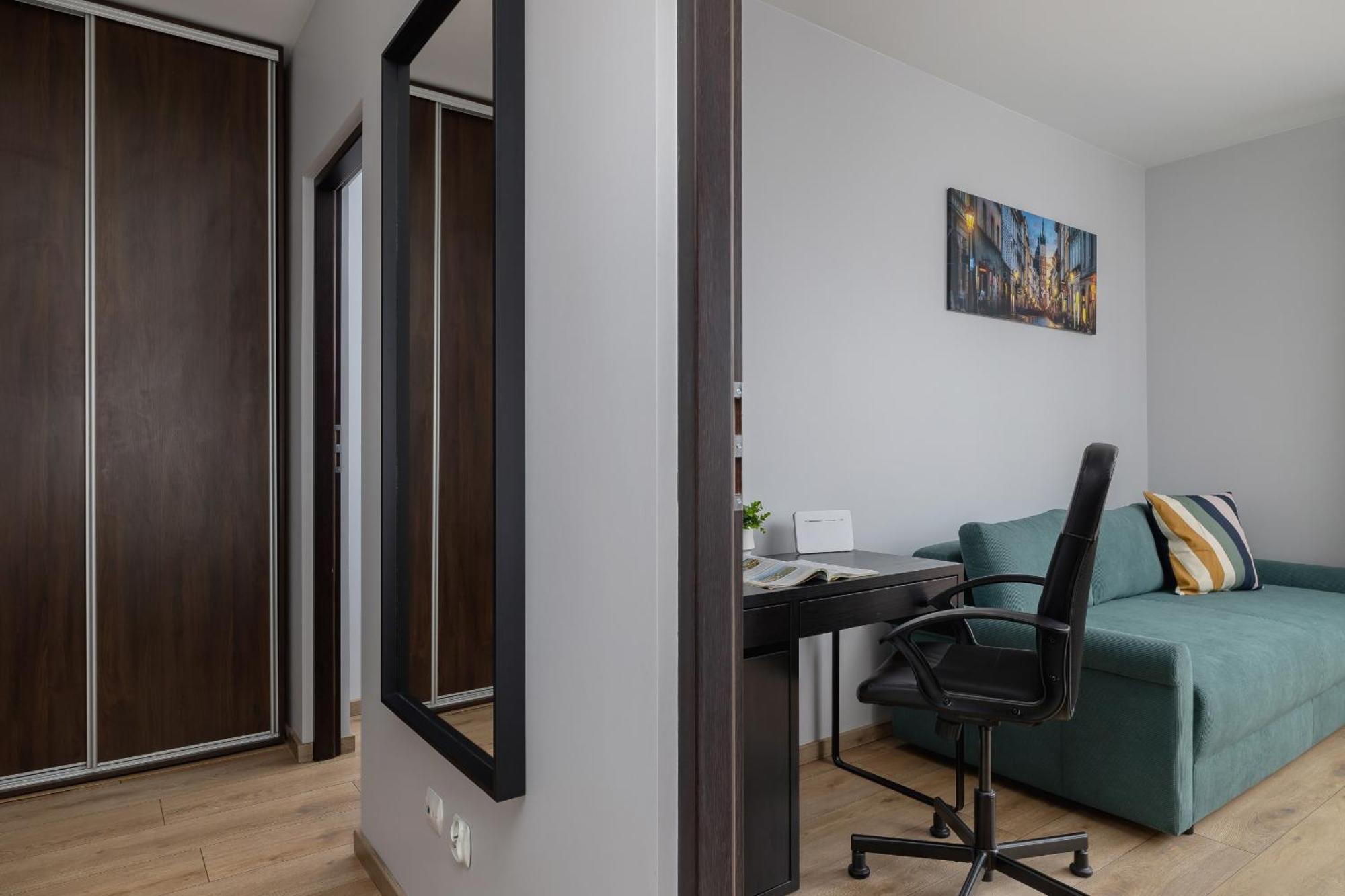 Stylish Apartment With Balcony & Parking Cracow By Noclegi Renters 克拉科夫 外观 照片