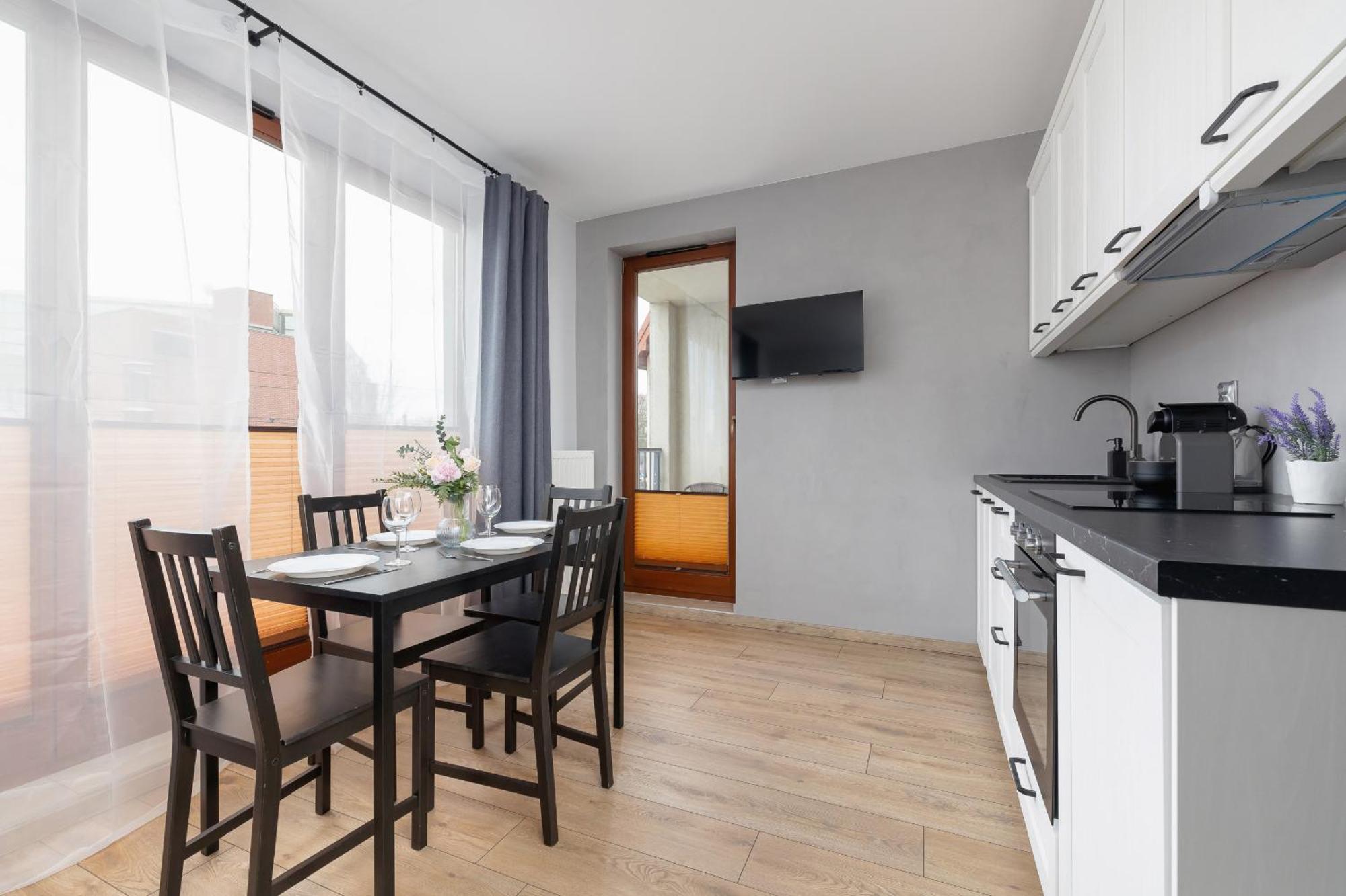 Stylish Apartment With Balcony & Parking Cracow By Noclegi Renters 克拉科夫 外观 照片
