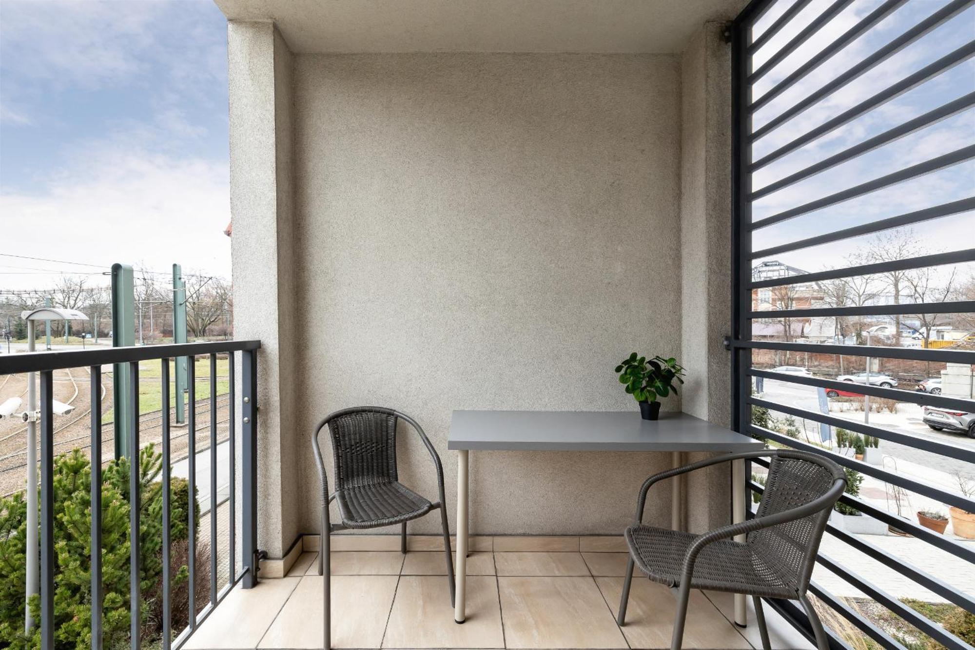 Stylish Apartment With Balcony & Parking Cracow By Noclegi Renters 克拉科夫 外观 照片